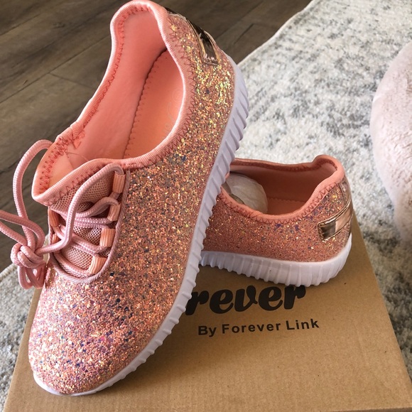 🆕 Women’s Forever by Forever Link Sneakers - Picture 1 of 11